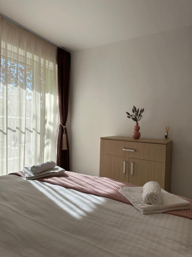 Fly Airport Residences & Therme-Self Check-In Otopeni Esterno foto