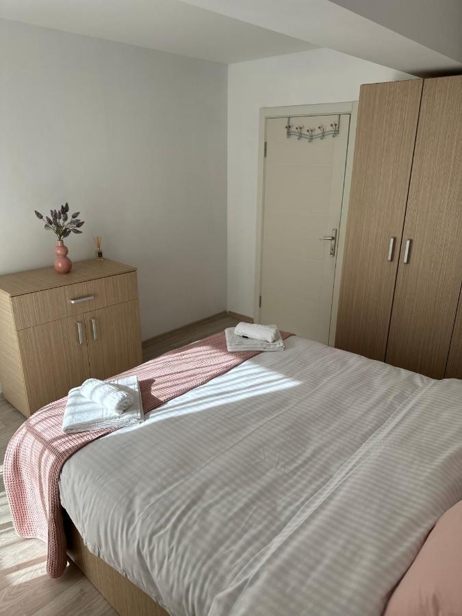 Fly Airport Residences & Therme-Self Check-In Otopeni Esterno foto