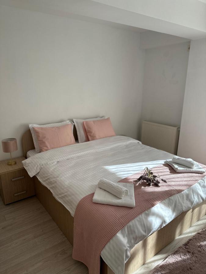 Fly Airport Residences & Therme-Self Check-In Otopeni Esterno foto