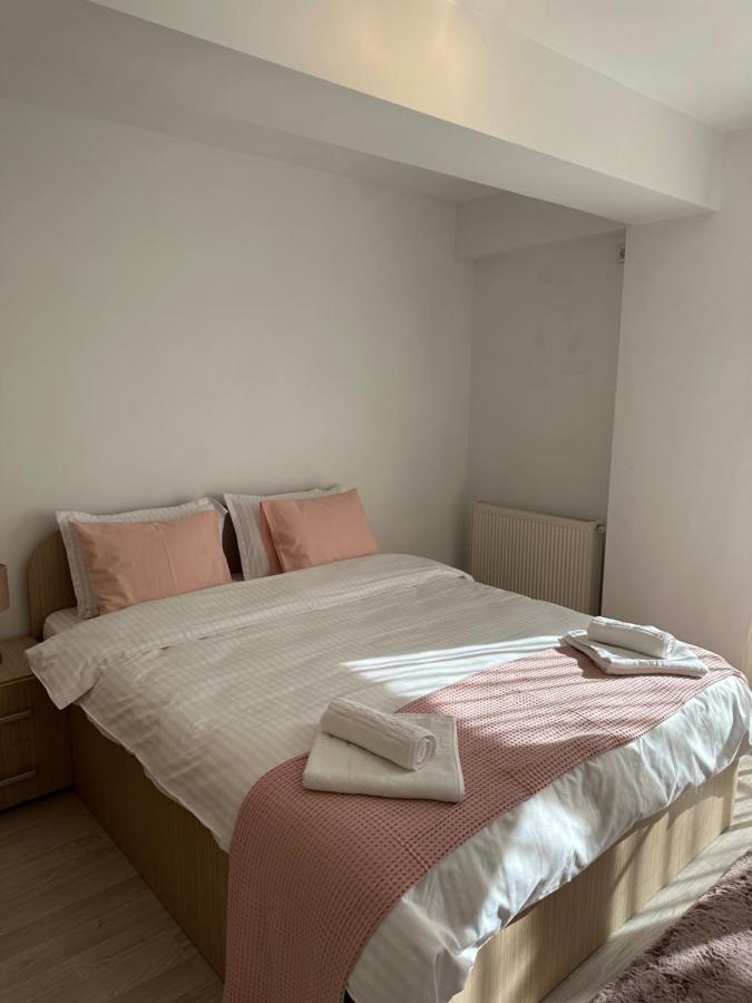 Fly Airport Residences & Therme-Self Check-In Otopeni Esterno foto