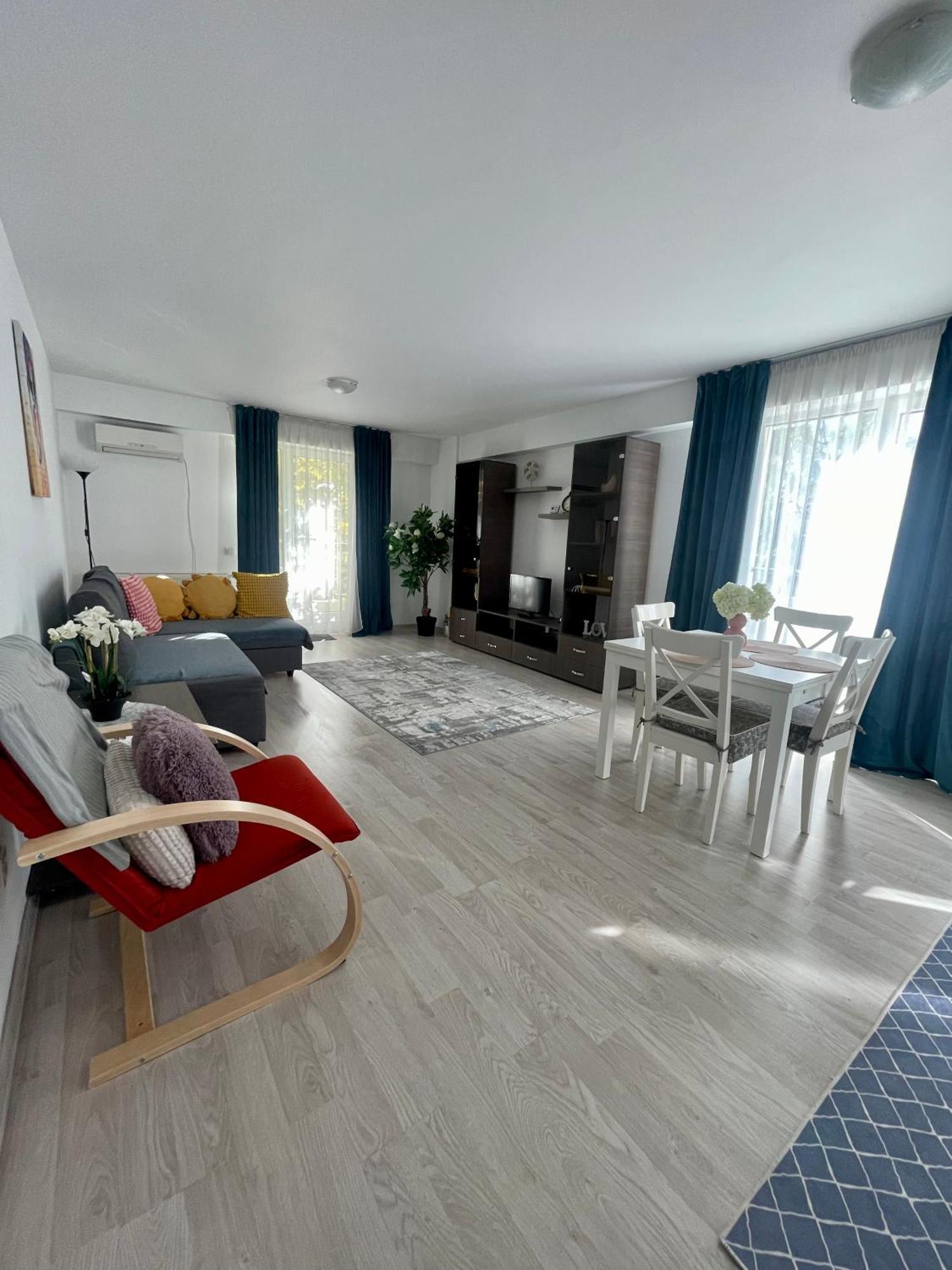 Fly Airport Residences & Therme-Self Check-In Otopeni Esterno foto